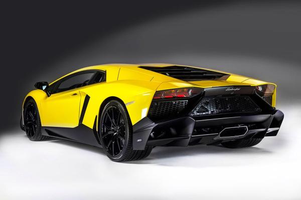 Lamborghini Aventador worth £300,000 crashes into two cars in Chelsea