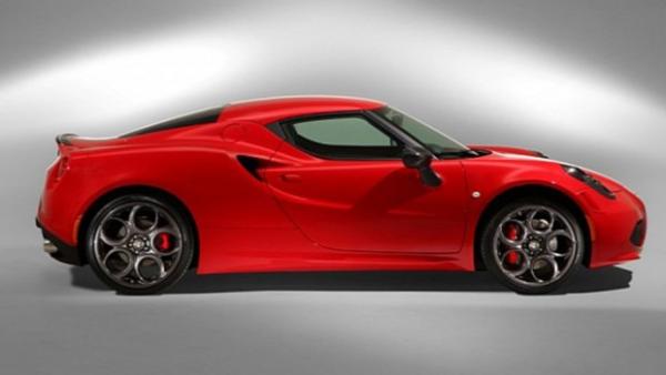 Phwoar: welcome to the new Alfa 4C Spider!