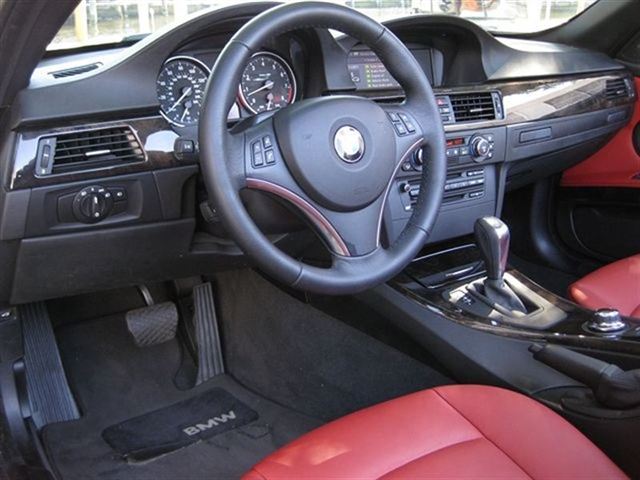 BMW 335 CABRIO red