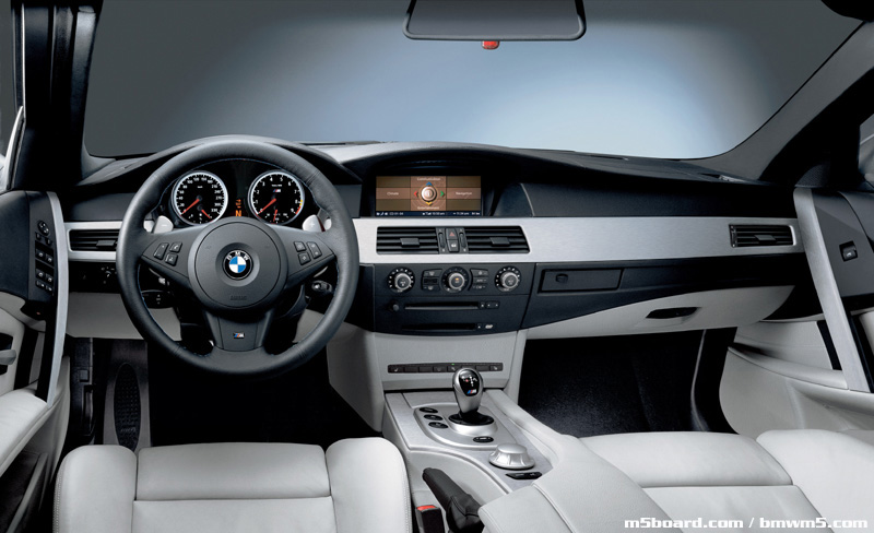 BMW 5 M5 white