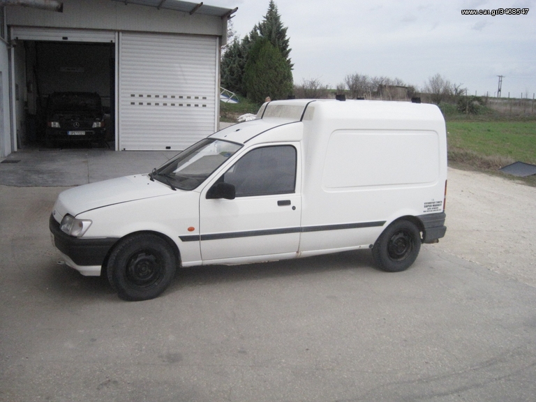 FORD COURIER 1.8 red