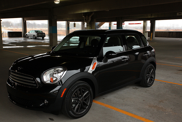 Mini Cooper Countryman Mini Cooper Countryman Black 16 Jpg