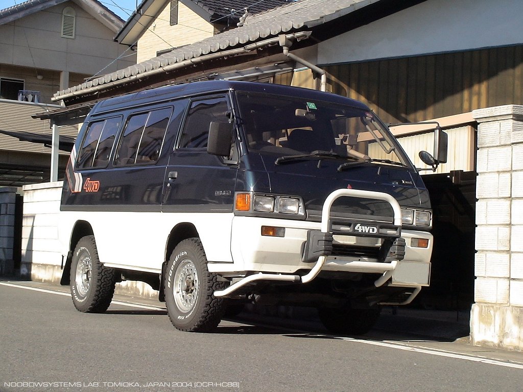 MITSUBISHI DELICA 4WD