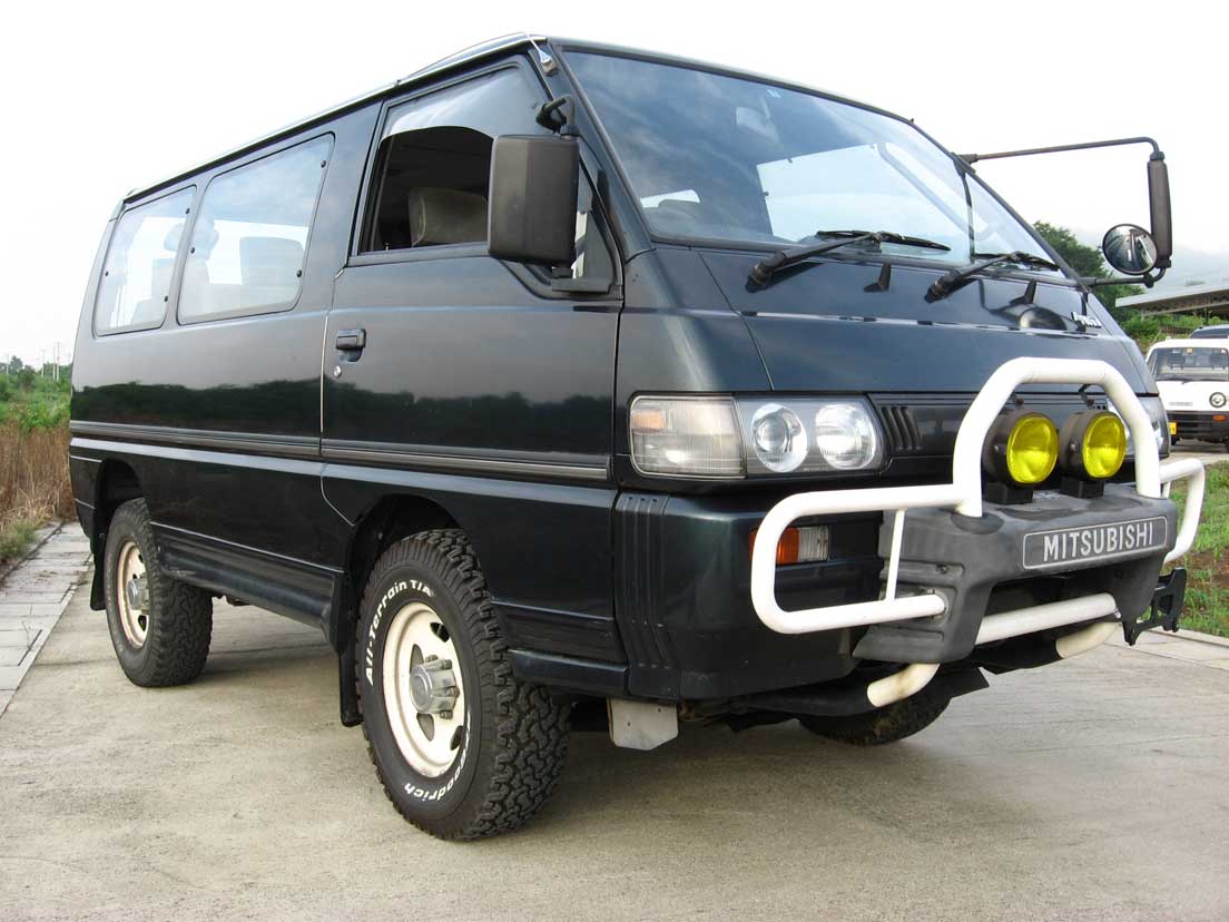 MITSUBISHI DELICA 4WD