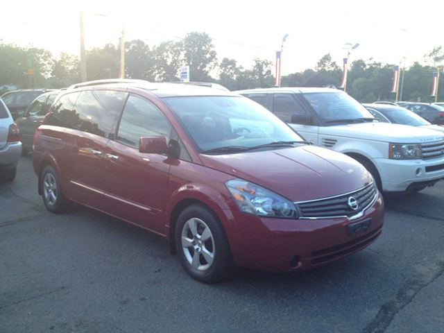 NISSAN QUEST S red