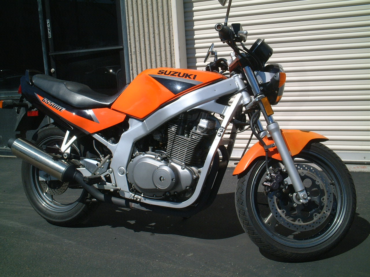 SUZUKI GS500 Review and photos