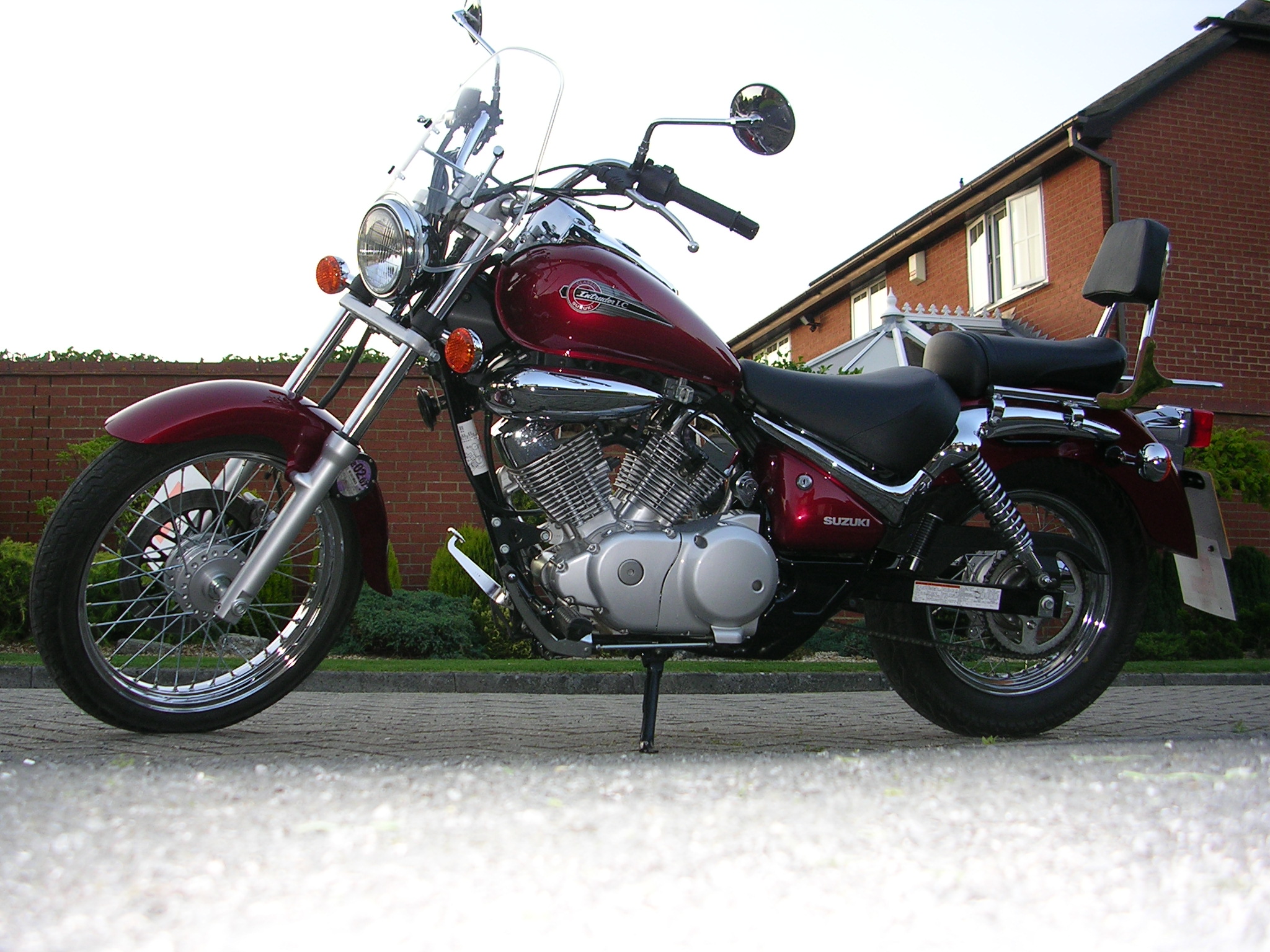 SUZUKI INTRUDER 125 suzukiintruder125_key_3.jpg