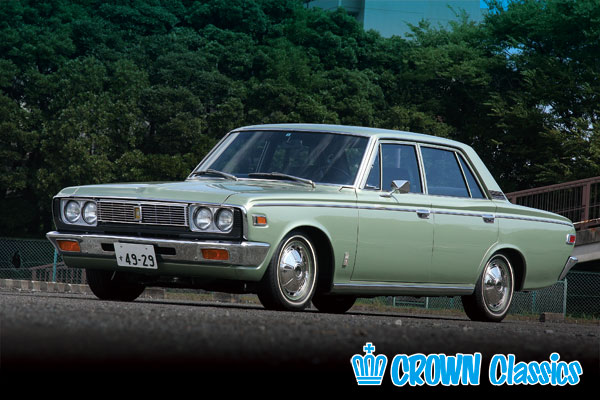 TOYOTA CROWN 2.5 red