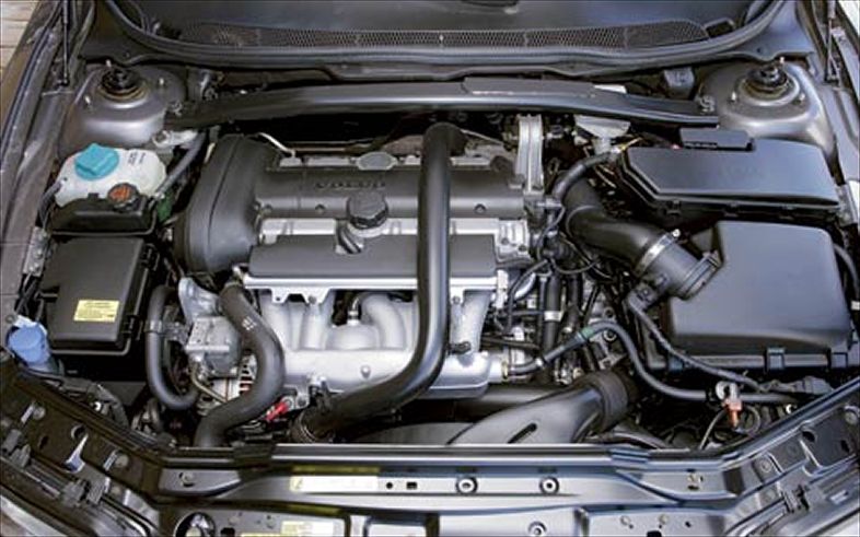 volvo-xc70_engine_4.jpg