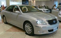 TOYOTA CROWN 2.5 silver