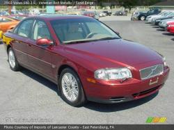 VOLVO S-80 red