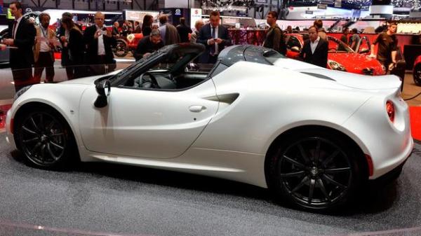 Alfa Romeo 4C Spider Is Ready For Production In 2015