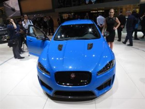 Jaguar shows off the XFR-S Sportbrake at Geneva Auto Show