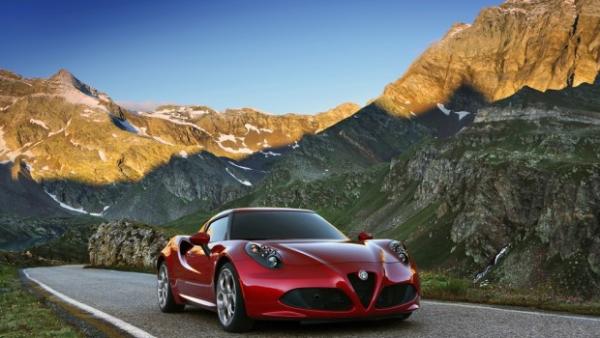 Phwoar: welcome to the new Alfa 4C Spider!