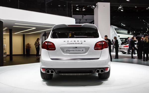 Porsche Cayenne 2014 Featured Model