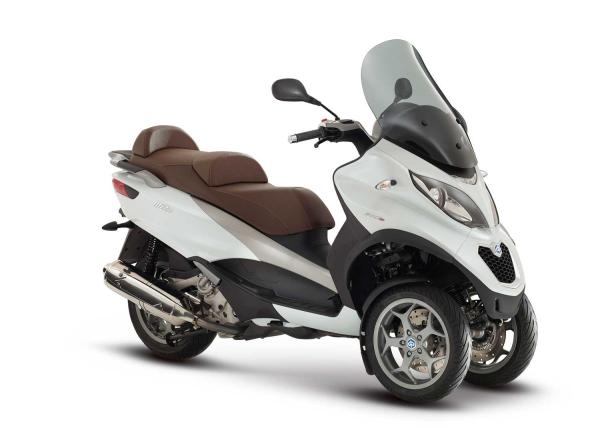 Reviewing 2014 Piaggio MP3 500 ABS ASR