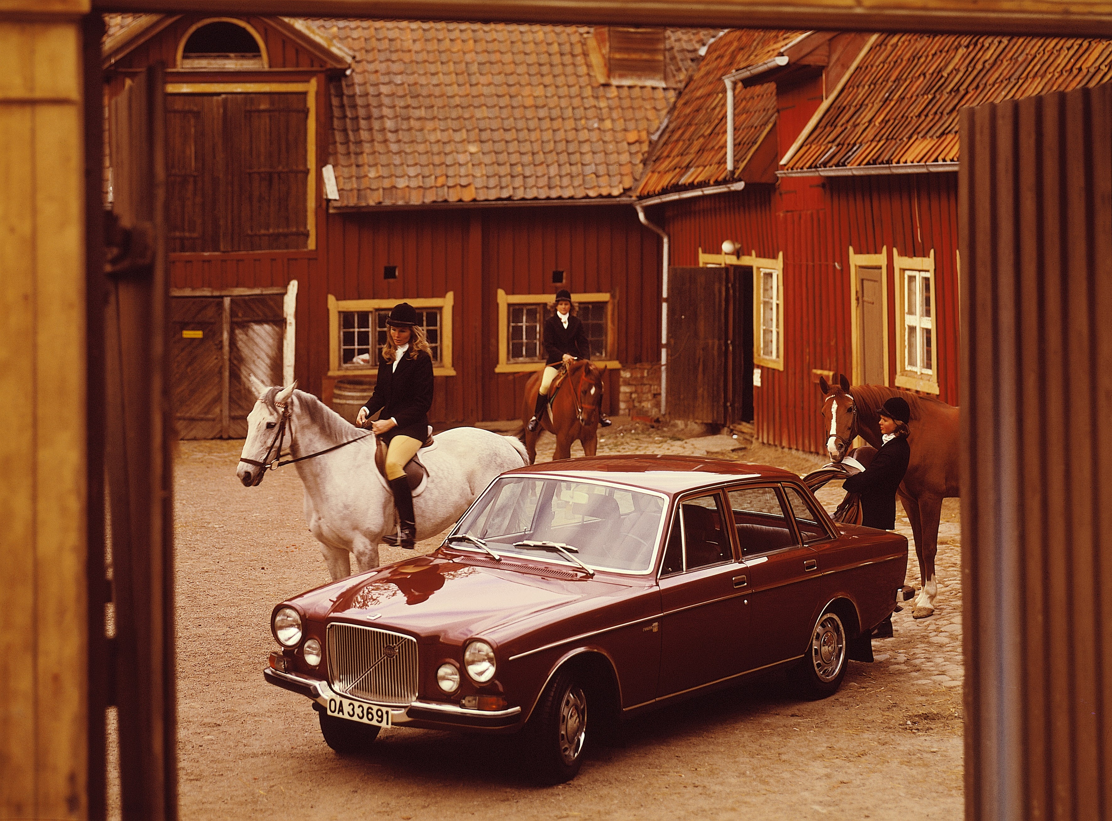 VOLVO 164