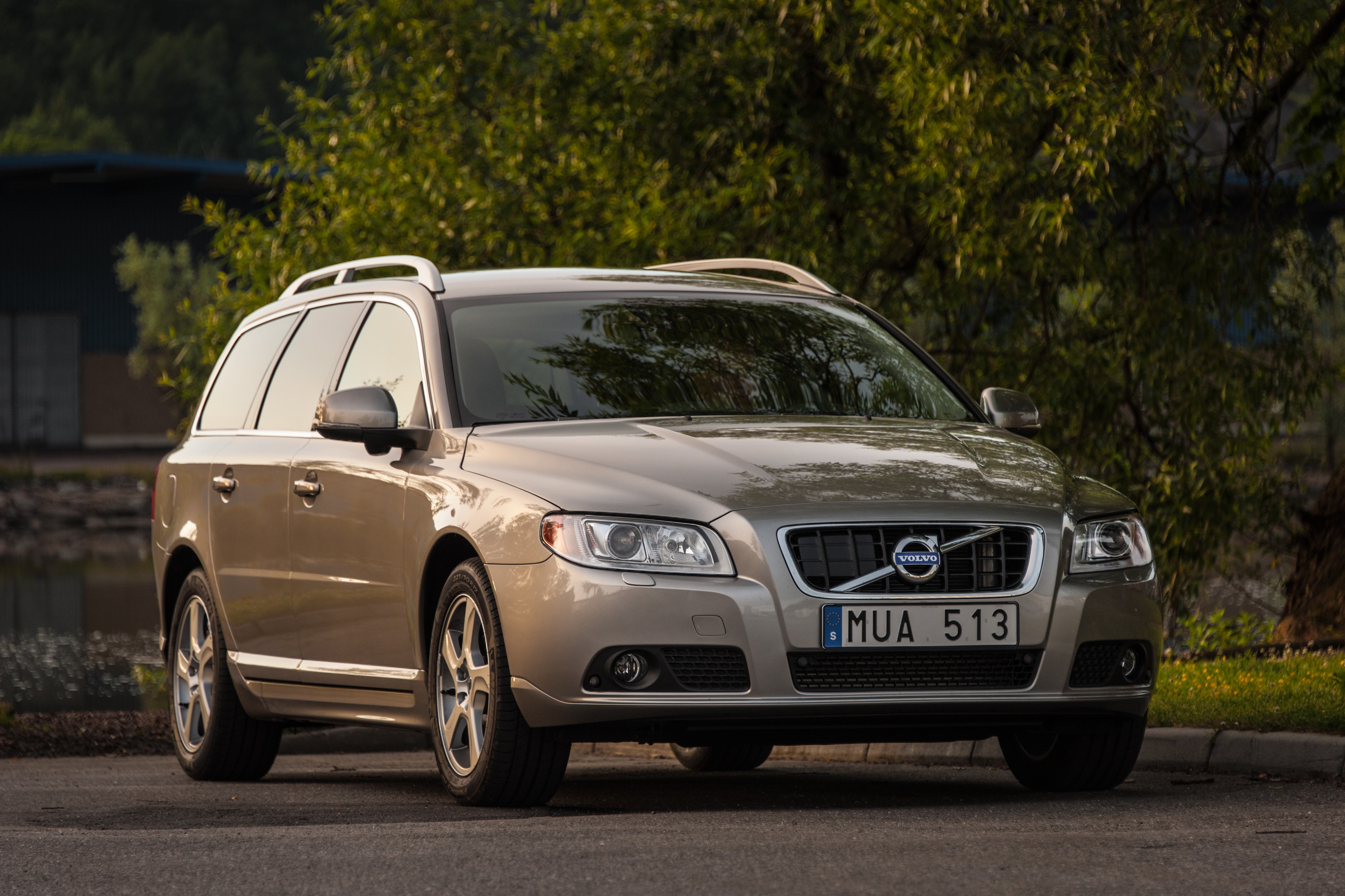 Купить вольво в 70. Volvo v70 2013. Вольво v70 d3. Volvo v70 2009. Вольво v70 2015.