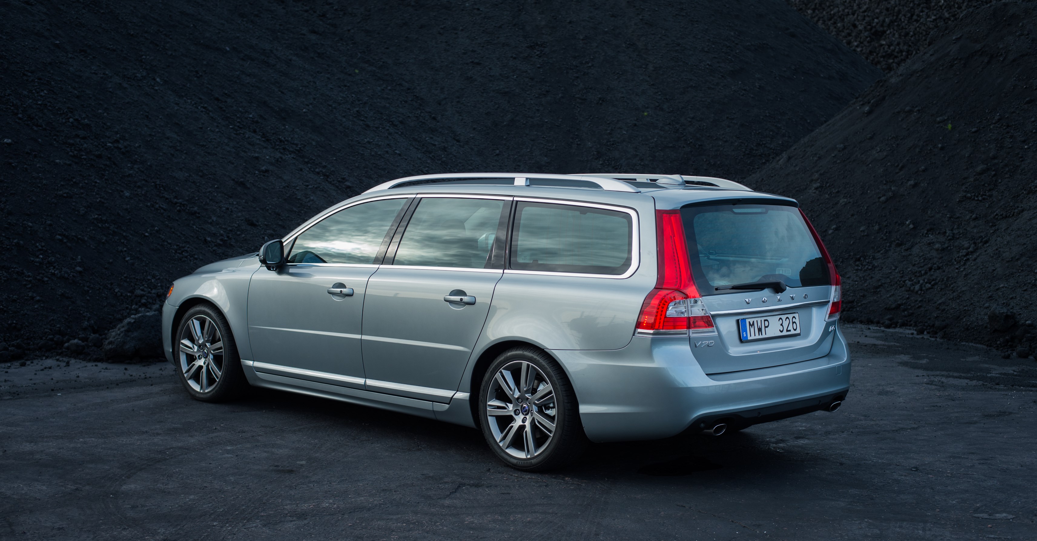 Купить хороший универсал. Volvo универсал v70. Volvo универсал v70 2016. Volvo v70 III. Volvo v70 2015.