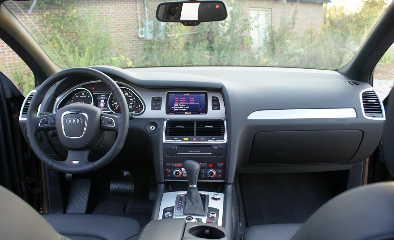 AUDI Q7 3.0 interior