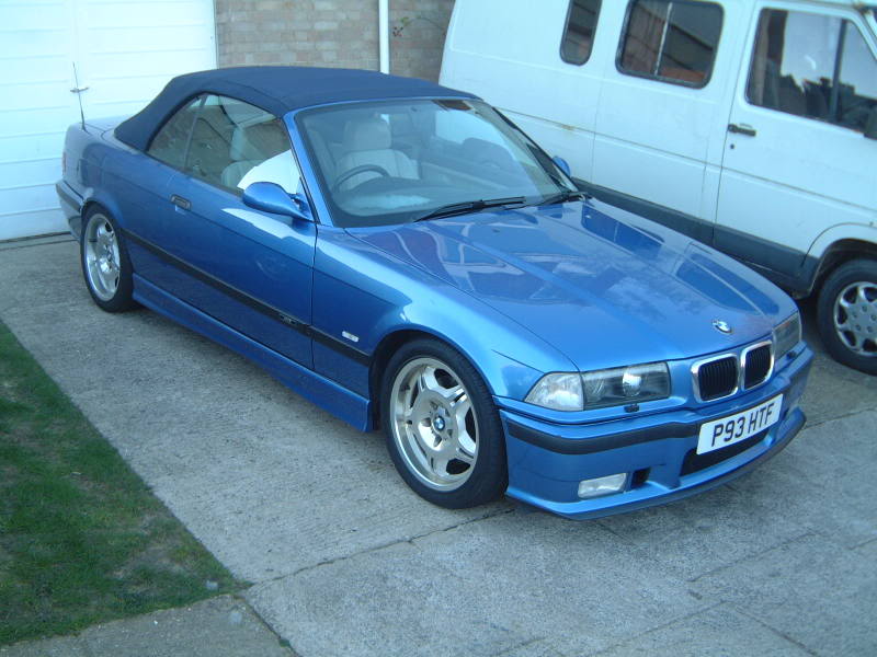 BMW M3 3.2 blue
