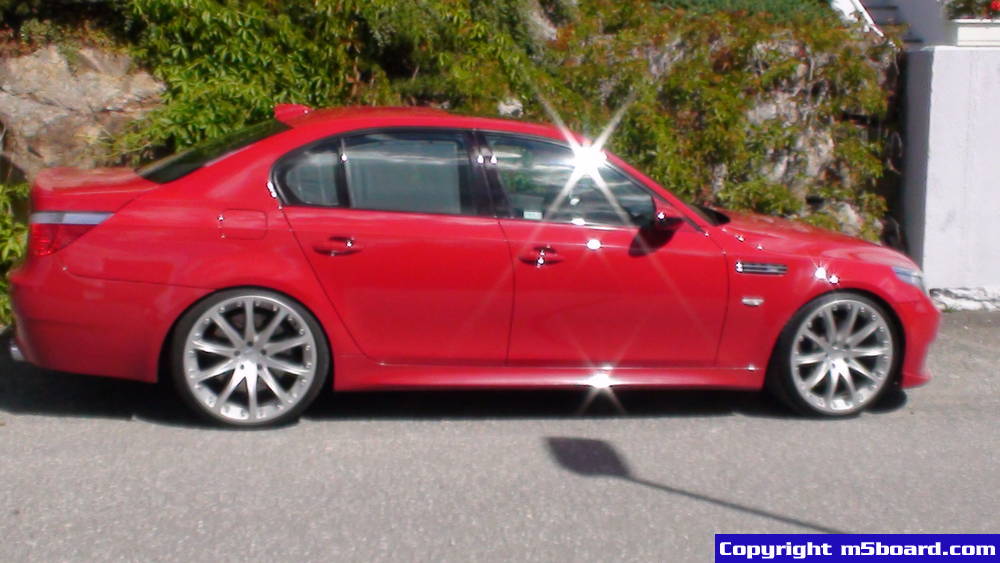 BMW M5 red