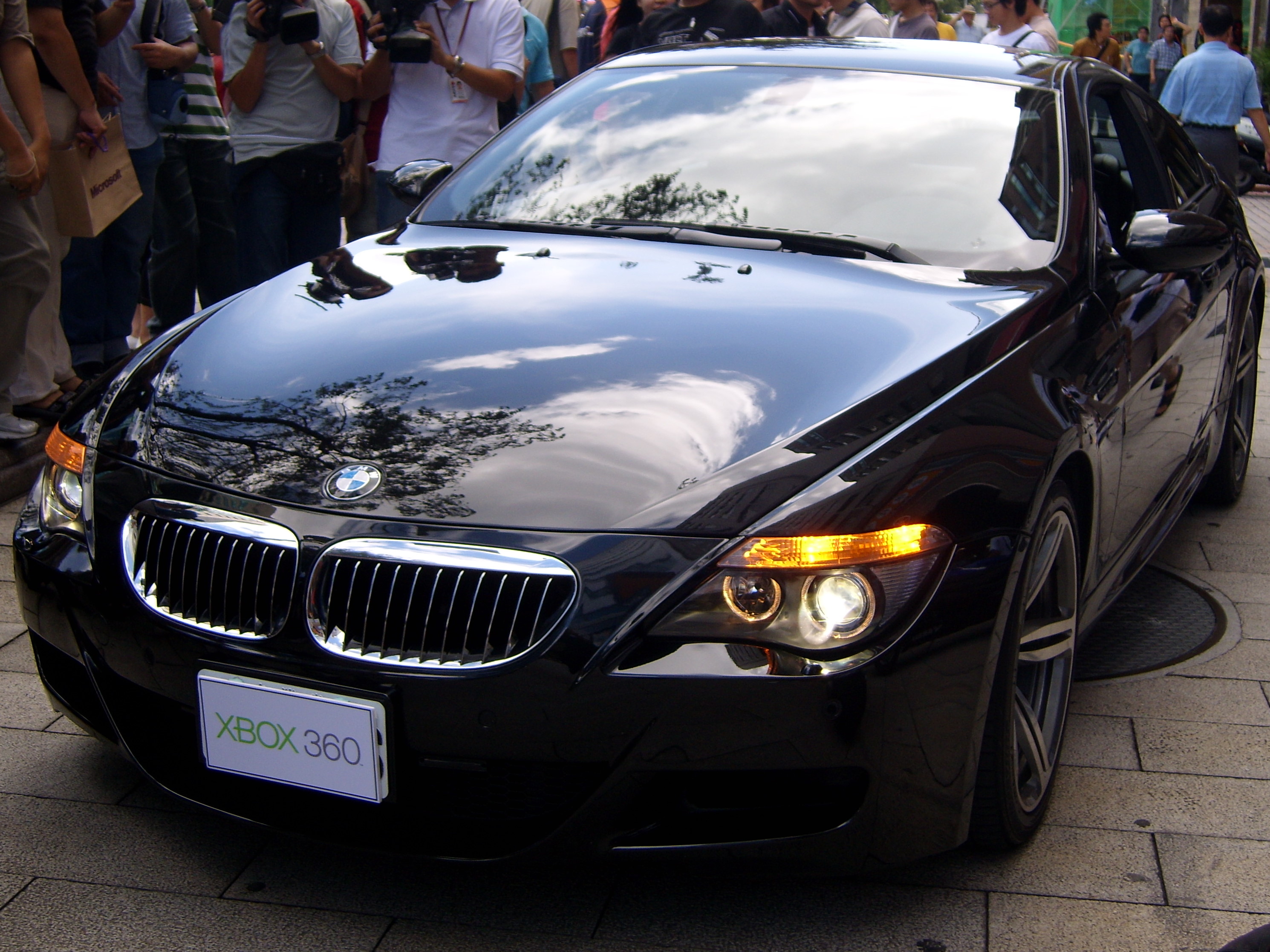 BMW M6 black