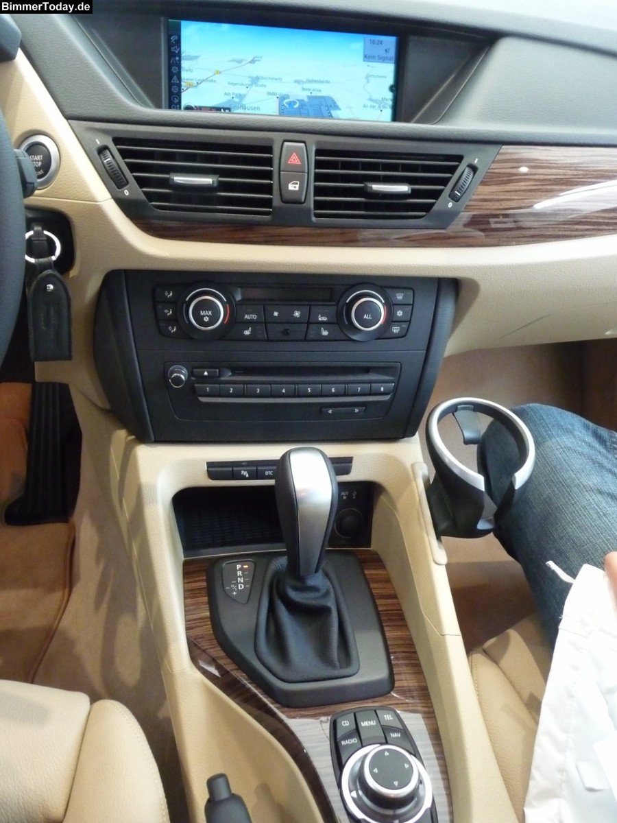 BMW X1 20D brown