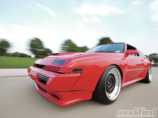 CHRYSLER CONQUEST red