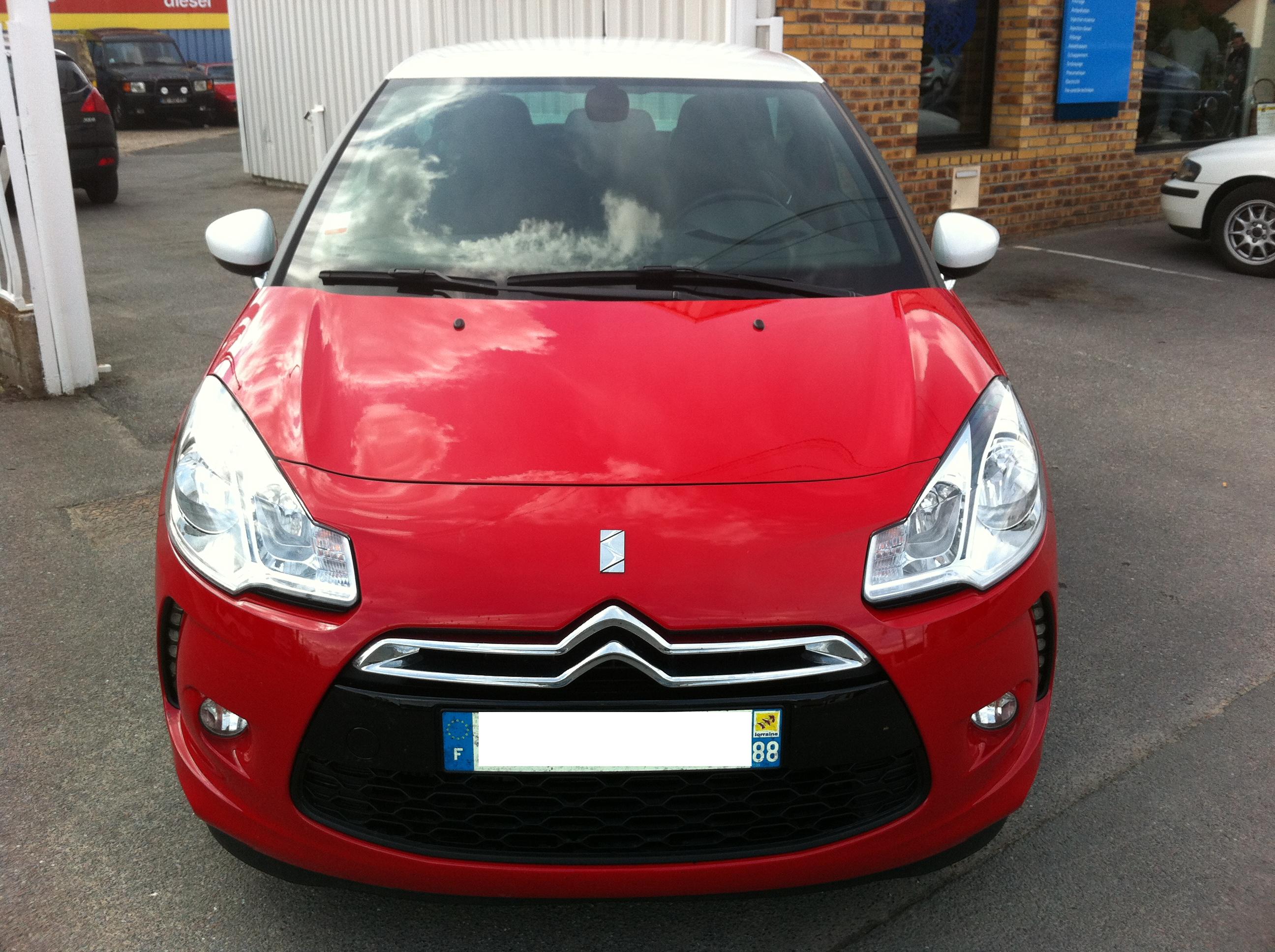 CITROEN DS3 CHIC red