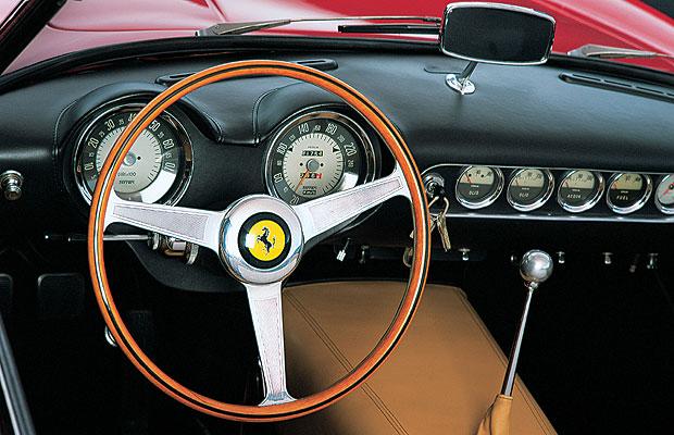 FERRARI 250 GT CALIFORNIA interior
