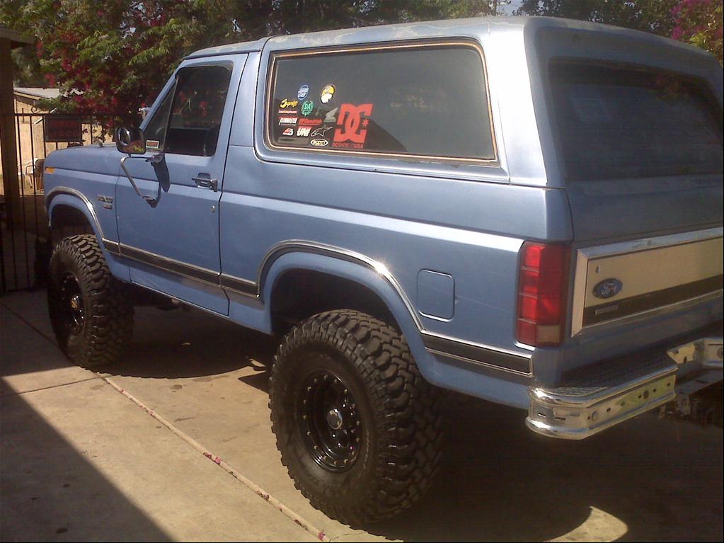 FORD BRONCO 5.8