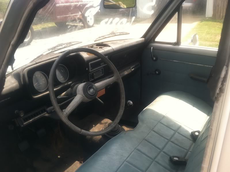 FORD COURIER interior