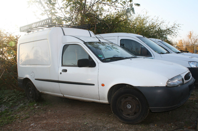 FORD COURIER silver