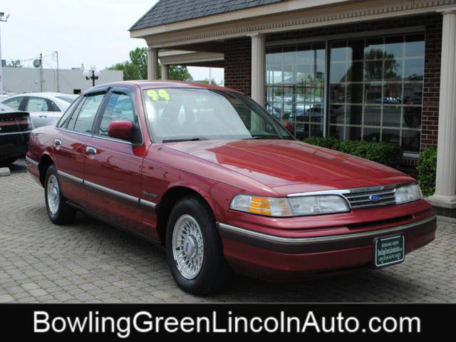 FORD CROWN VICTORIA green