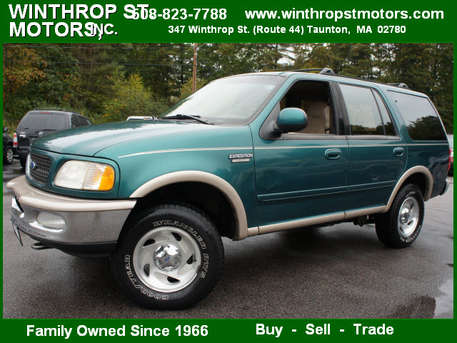 FORD EXPEDITION 4X4 green