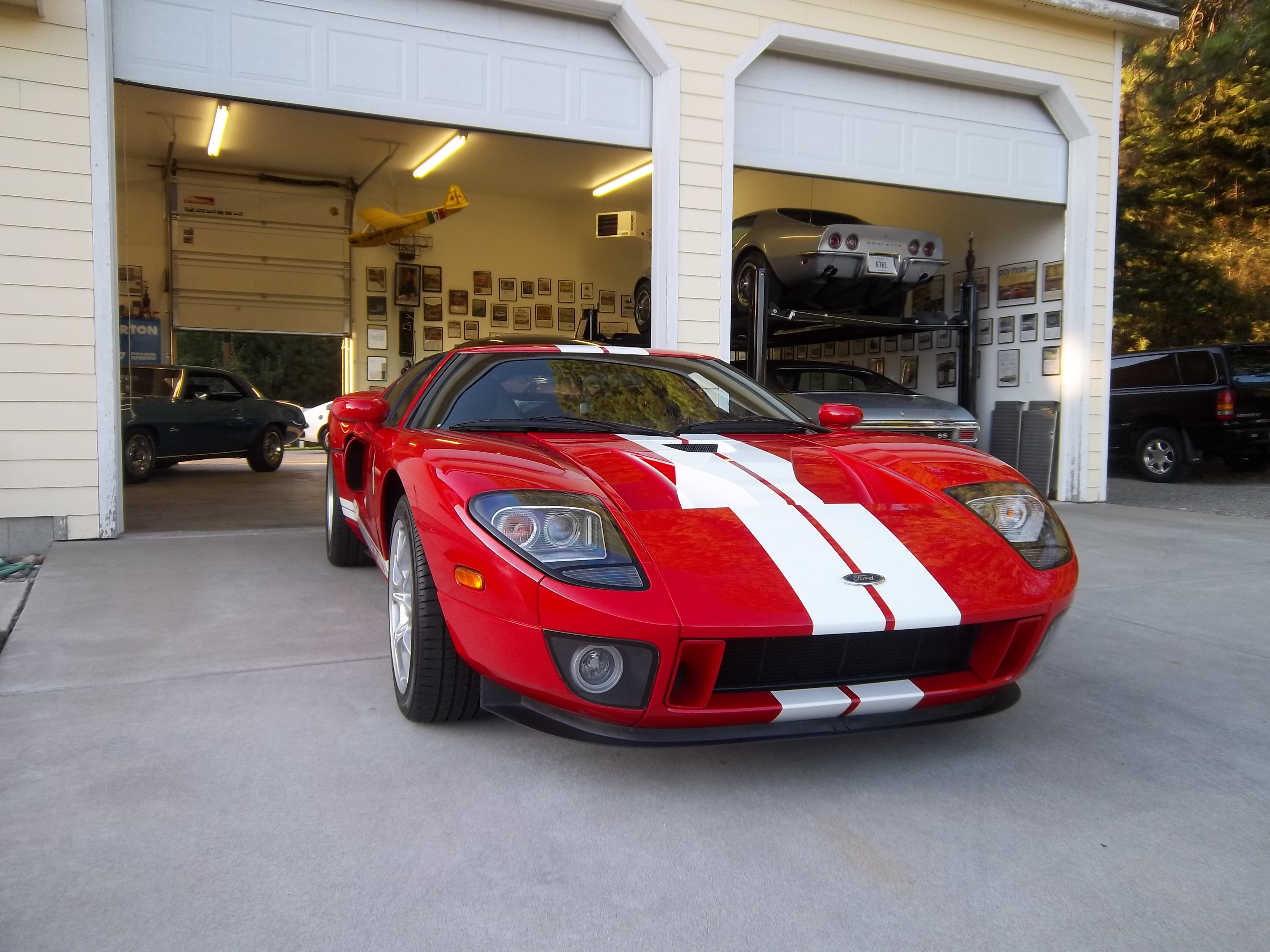 FORD GT 5.4 red