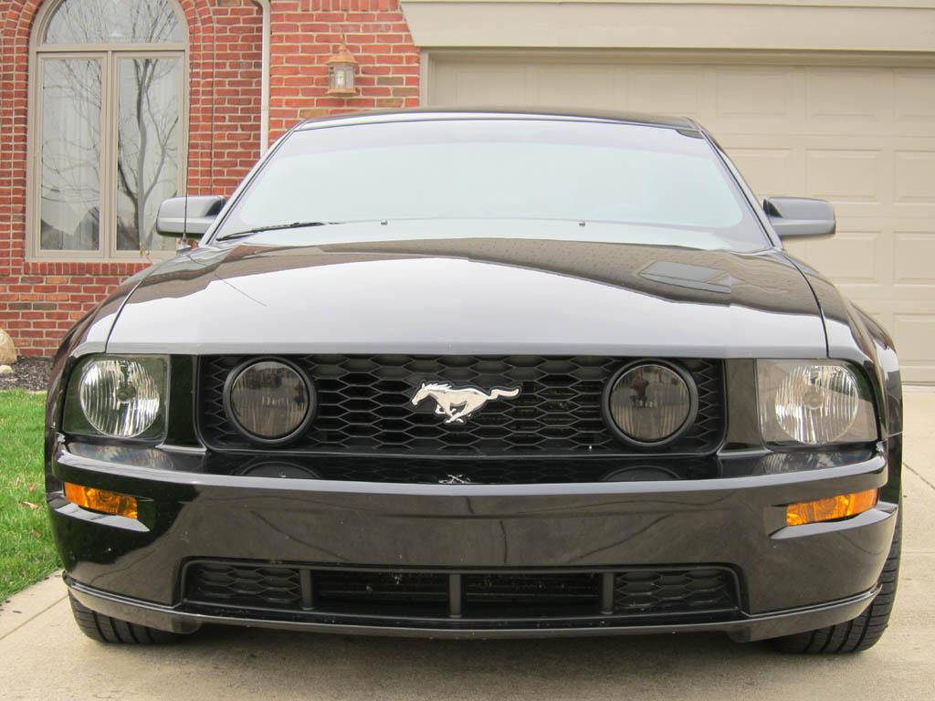 FORD MUSTANG brown
