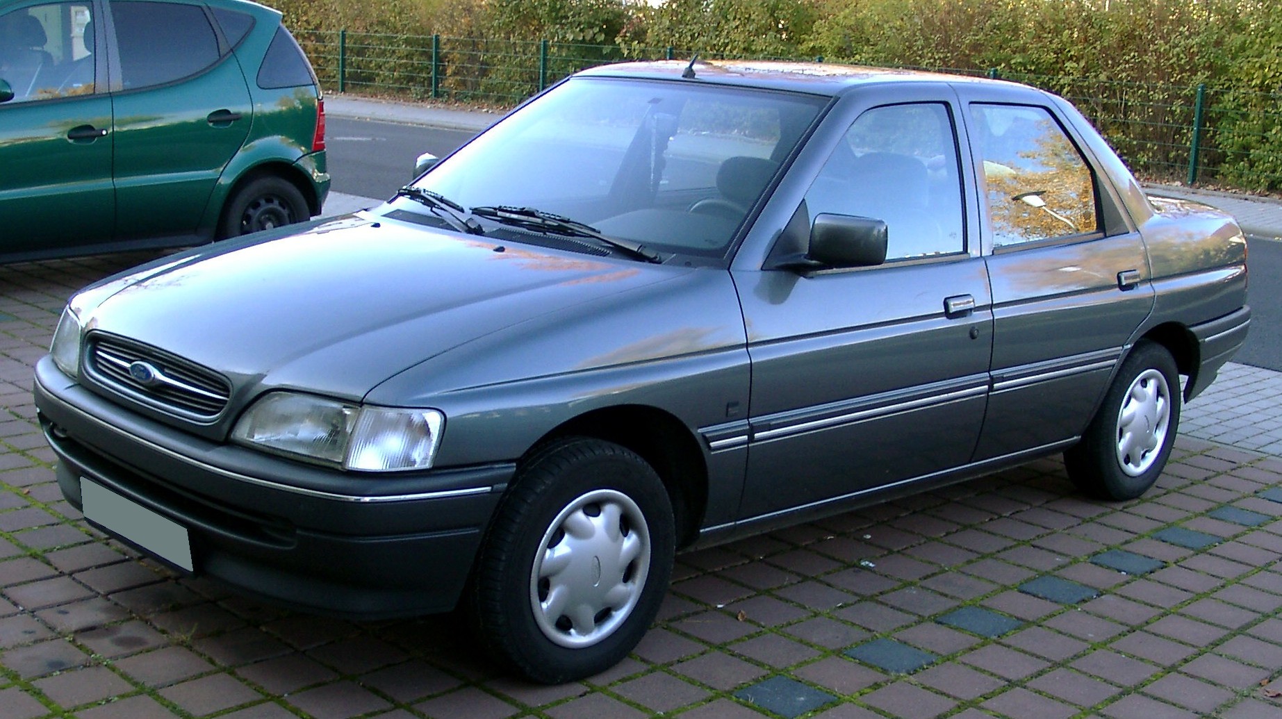 FORD ORION brown