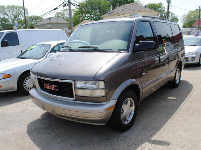 GMC SAFARI VAN - gmc-safari-van_engine_8.jpg