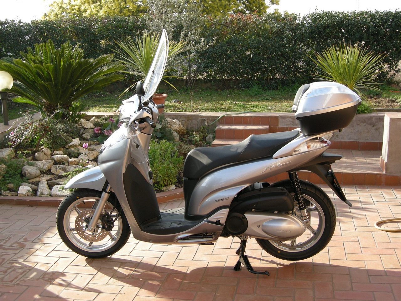 Хонда сх. Honda sh 300. Скутер Honda 300. Скутера Хонда 2008. Хонда sh 50 шасси.