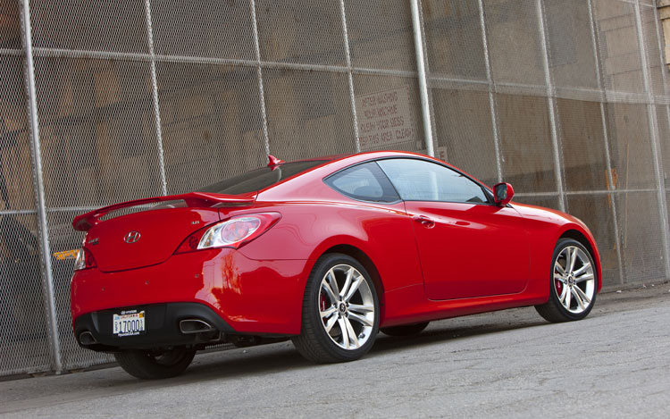 HYUNDAI GENESIS COUPE - Review and photos