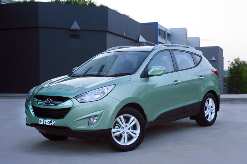 HYUNDAI IX35 green