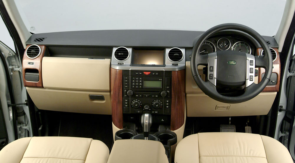 LAND ROVER DISCOVERY interior
