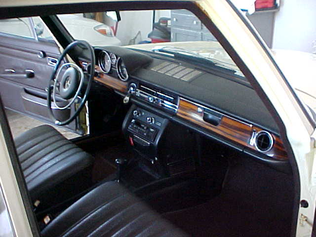 MERCEDES-BENZ 250 interior