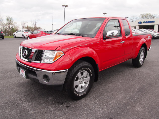 NISSAN FRONTIER 4X4 red