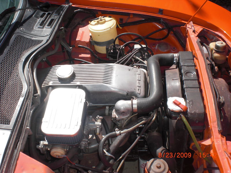 OPEL 1900 GT engine