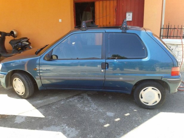 PEUGEOT 106 1.0 black