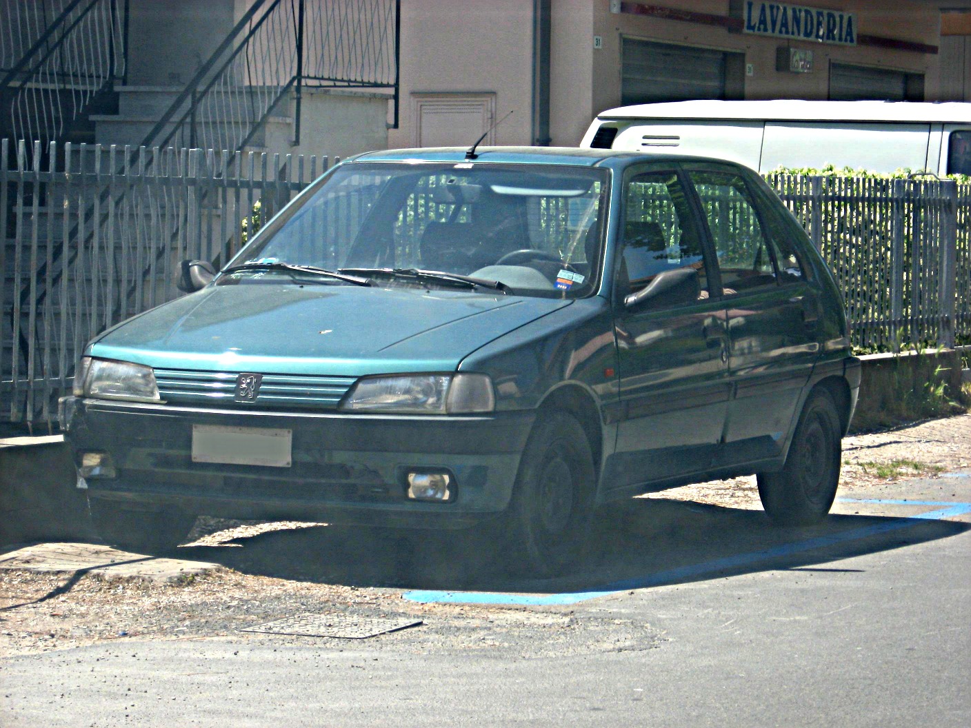 PEUGEOT 106