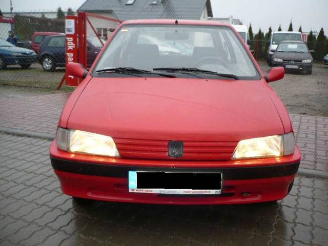 PEUGEOT 106 red